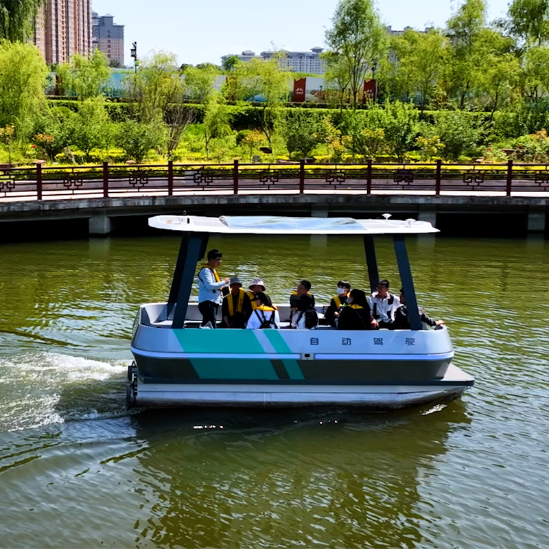 Sightseeing Pontoon Boat